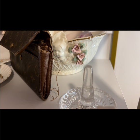 ❤️Classic Louis Vuitton Sarah Wallet in Brown Monogram❤️ - Picture 5 of 6